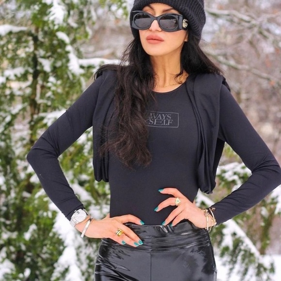 Zara Tops - New Zara Always Myself body with shoulder pads